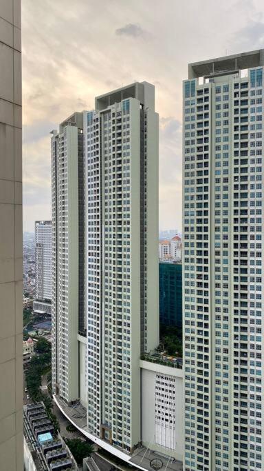 2 Bed Room Apartment In West Jakarta Exterior photo